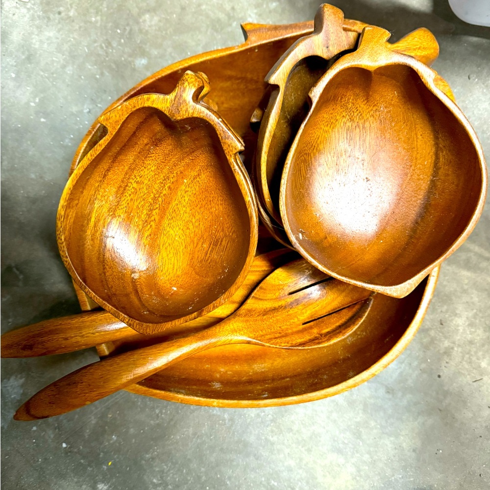 Vintage monkey pod salad bowl set, apple shaped wooden bowls